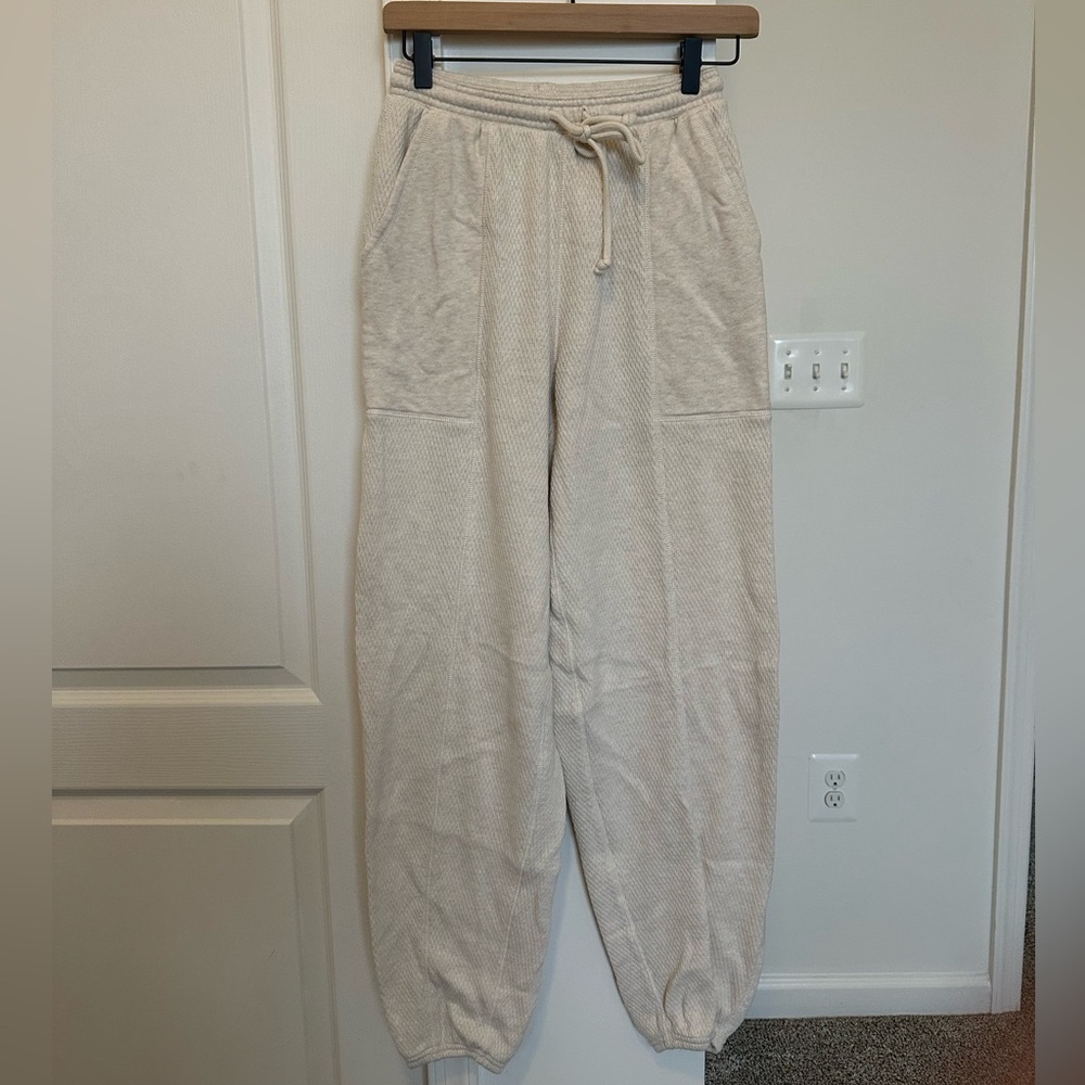 Aerie Cream Lounge Pants/jogger with Drawstring